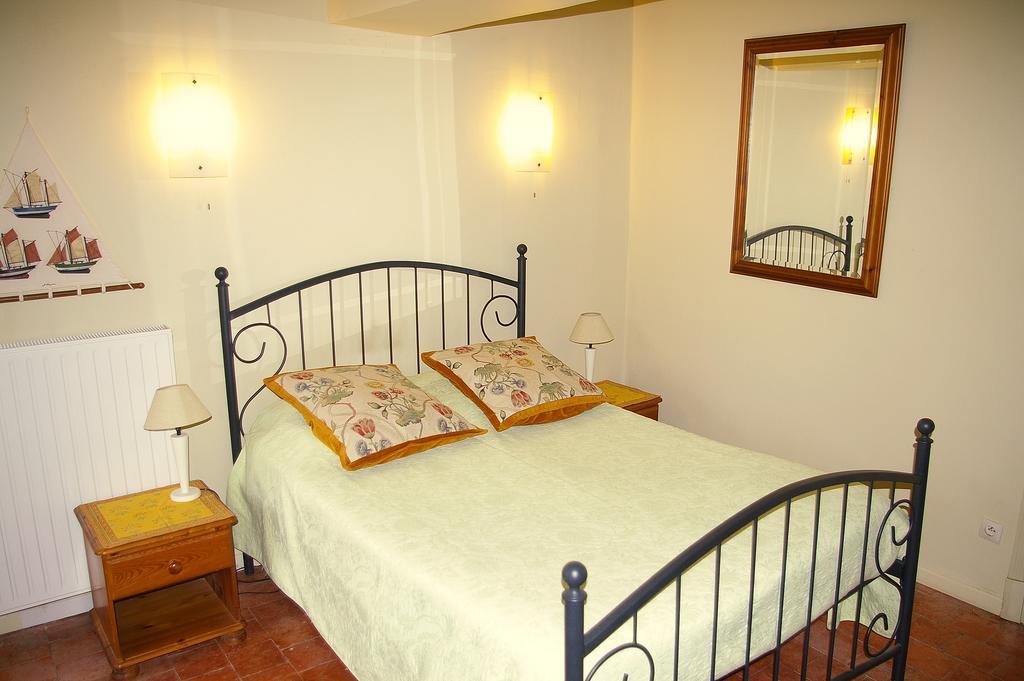 Chambres Au Logis Des Acacias Le Puley Exterior foto
